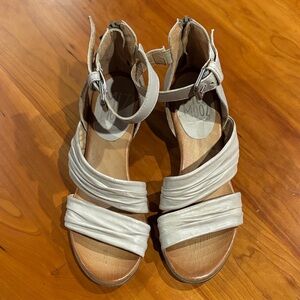 Miz Mooz Cream Ruched Ankle-Strap Sandals